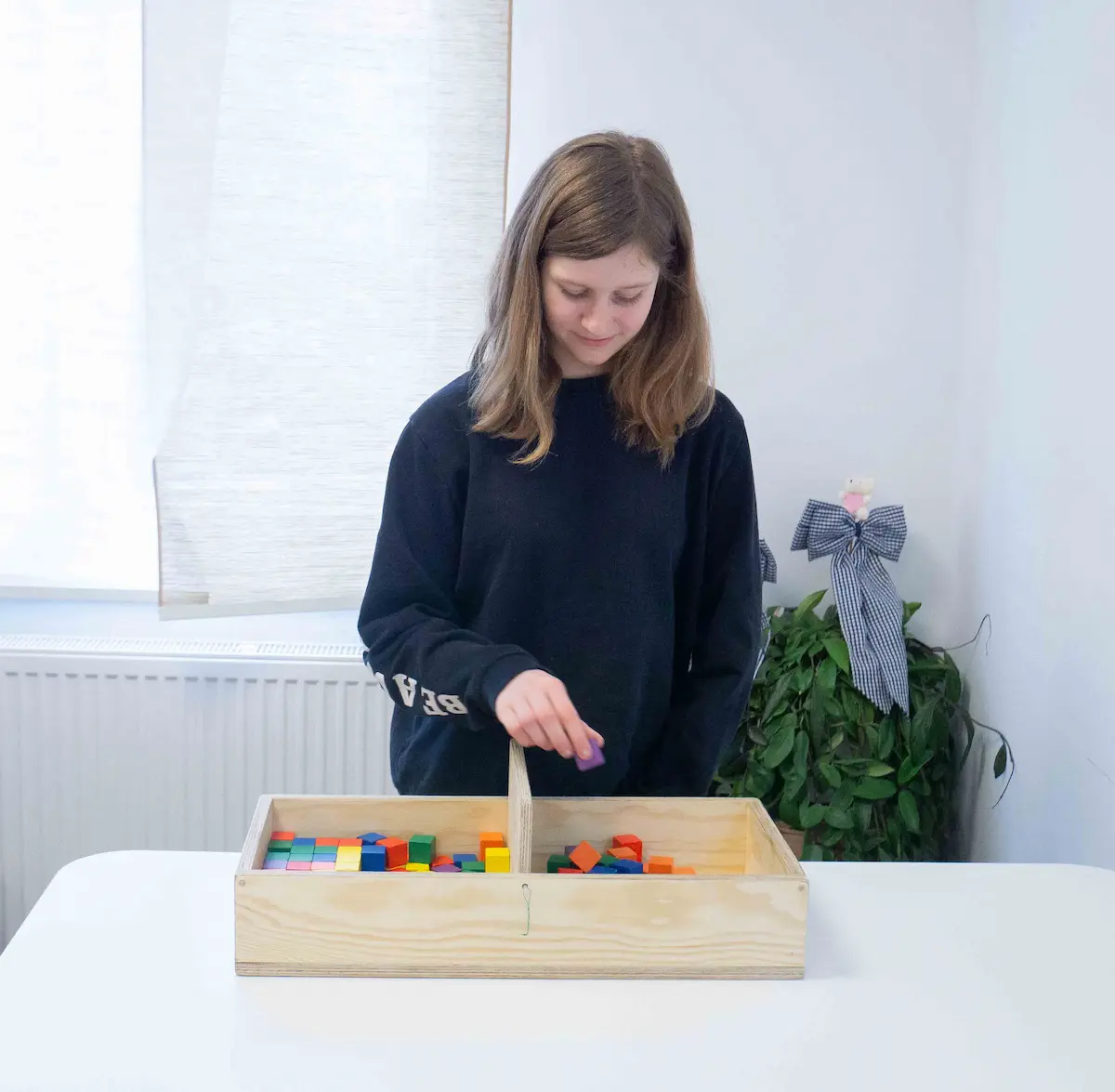 A child in memory and concentration training at the HOME4MOTION therapy centre