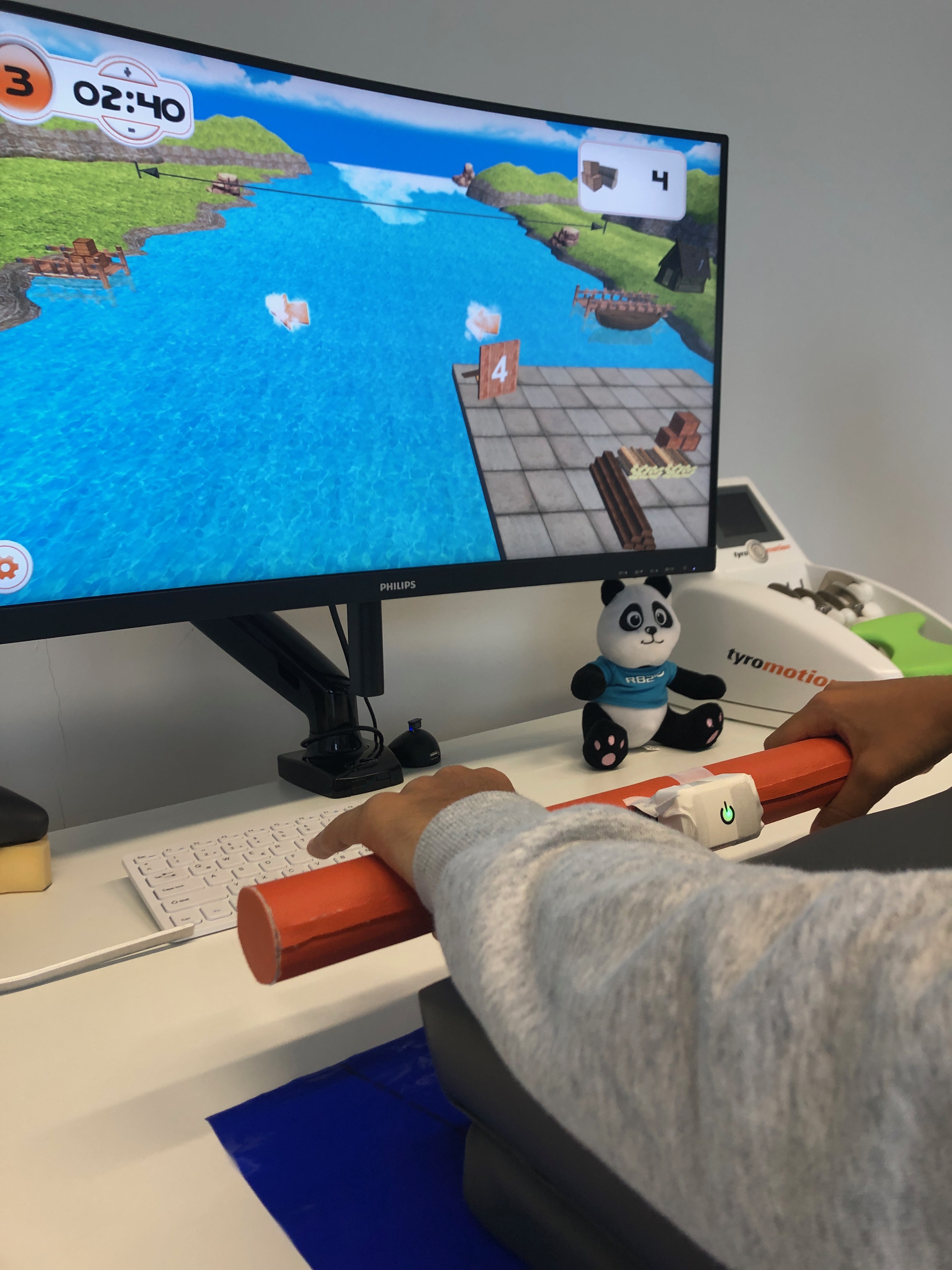 Patient trainiert sich mit dem Spiel „Fähre“