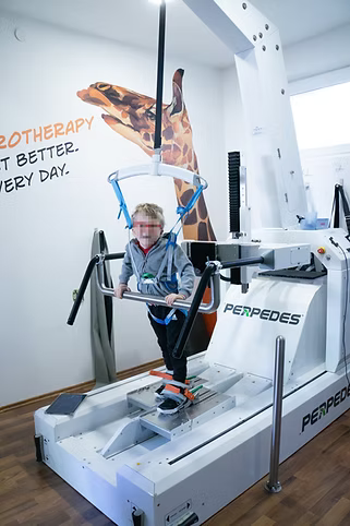 Andre am Gangtrainer "PERPEDES"