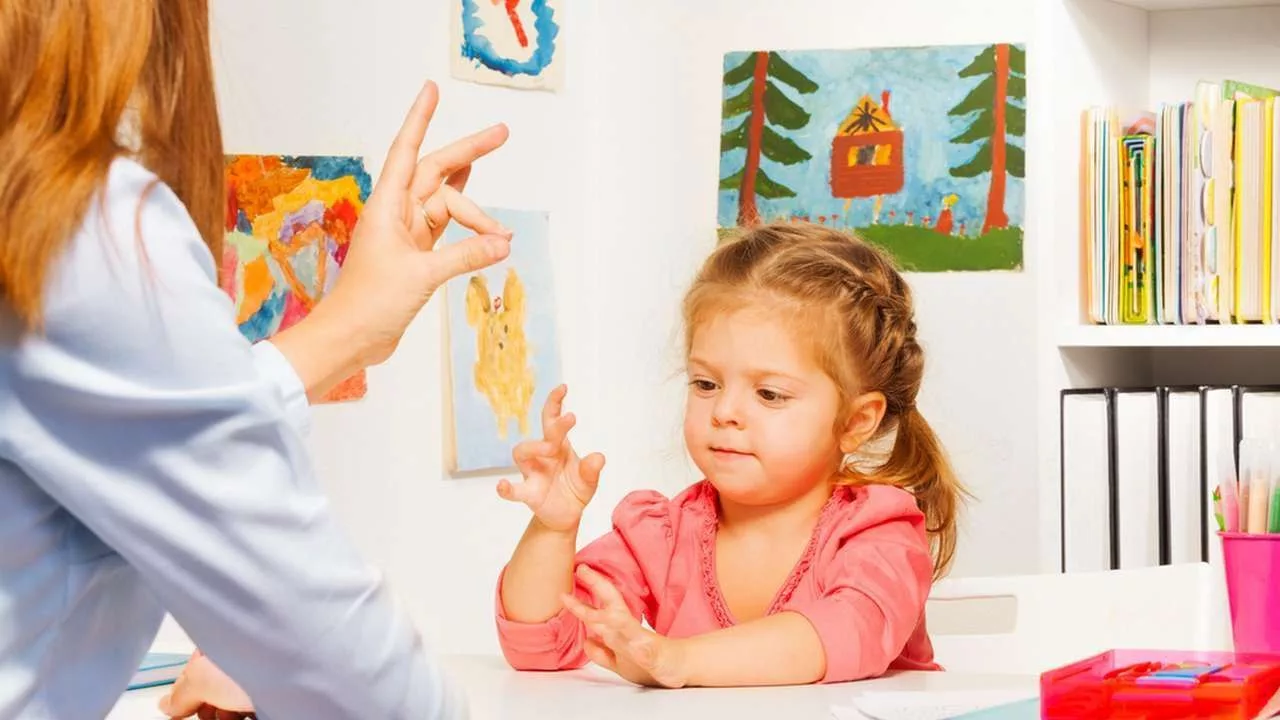 Playful dual-task training for attention and movement in children